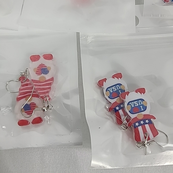 NEW AMERICAN FLAG 8 Pair Earrings Silver NWOT - Picture 2 of 4